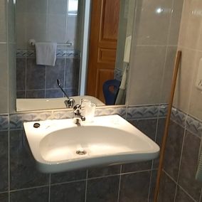lavabo et miroir